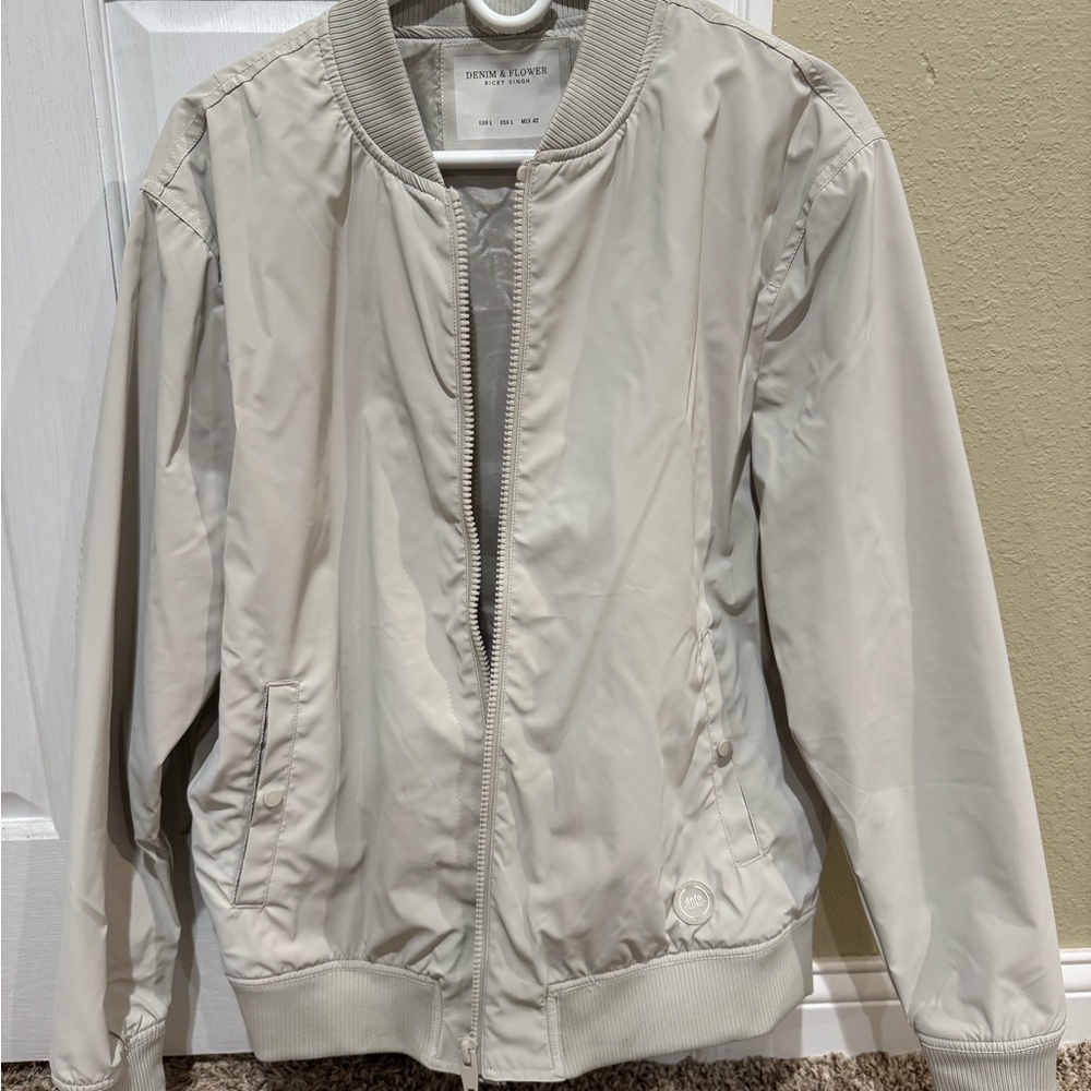 Denim & Flower Cream Jacket with Subtle Beige Tone